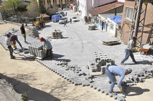 GÜRÜN ÇARŞIBAŞI CADDESİ PARKE ÇALIŞMALARI TAMAMLANDI