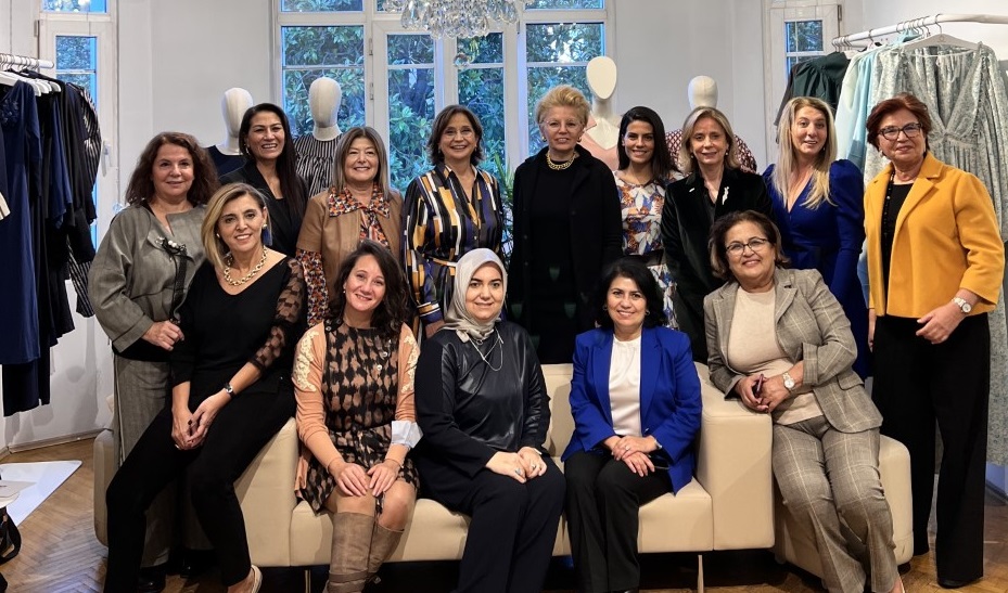 KAGİDER Projesi İle Kadın Kooperatiflerinin El Emeği Özlem Süer Markasıyla Buluştu
