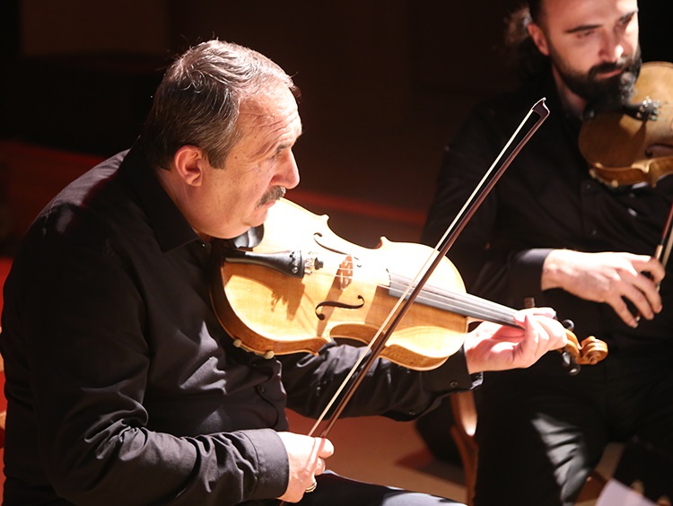 Prof. Erol Başara Beste Yarışmasında Finalde