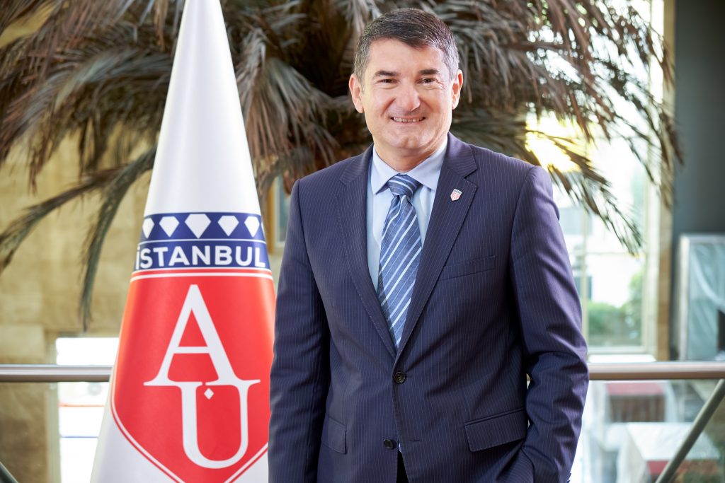 Prof. Dr. Çağrı Erhan: “Küresel dengeler nasıl değişti? Bundan sonra ne olacak?”