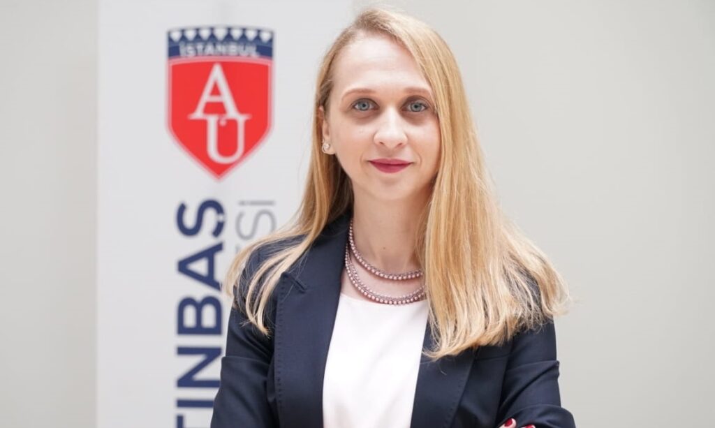 Dr. Öğretim Üyesi Cansu Vatansever: “Antibiyotik direnci, binlerce can kaybına neden olurken…”