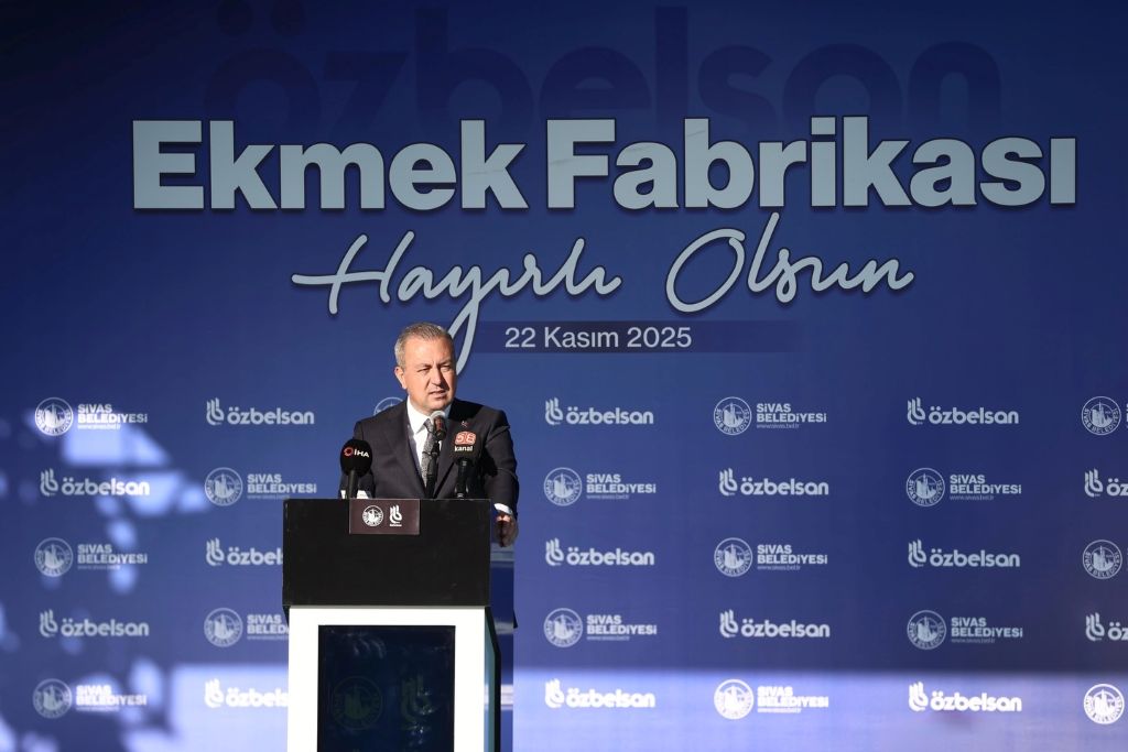 Belediye Başkanı Dr. Adem Uzun: “Günde 192 bin ekmeği üreteceğimiz fabrikayı şehrimize kazandırıyoruz.”